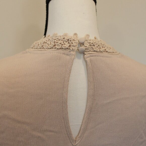 Andree by Unit Beautiful Lace Detailed Dress in Cream Size Medium - Picture 8 of 14